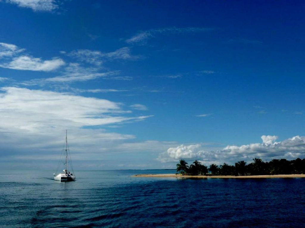 47' Catamaran AUBISQUE anchored off tropical island in Belize