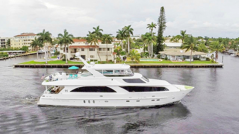 Profile shot of 101ft Hargrave motor yacht CYNDERELLA