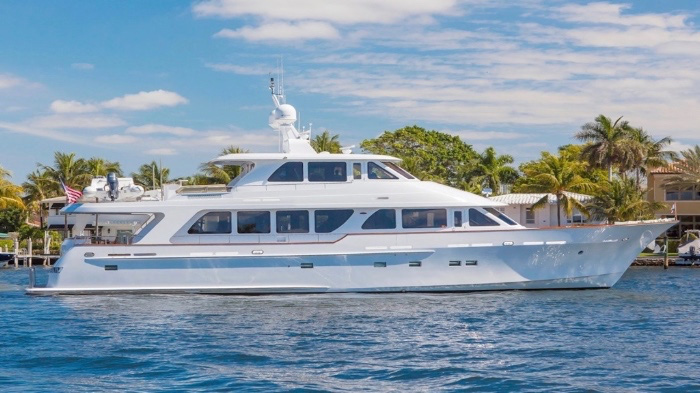 Main shot of 92ft Rayburn motor yacht ANNDRIANNA
