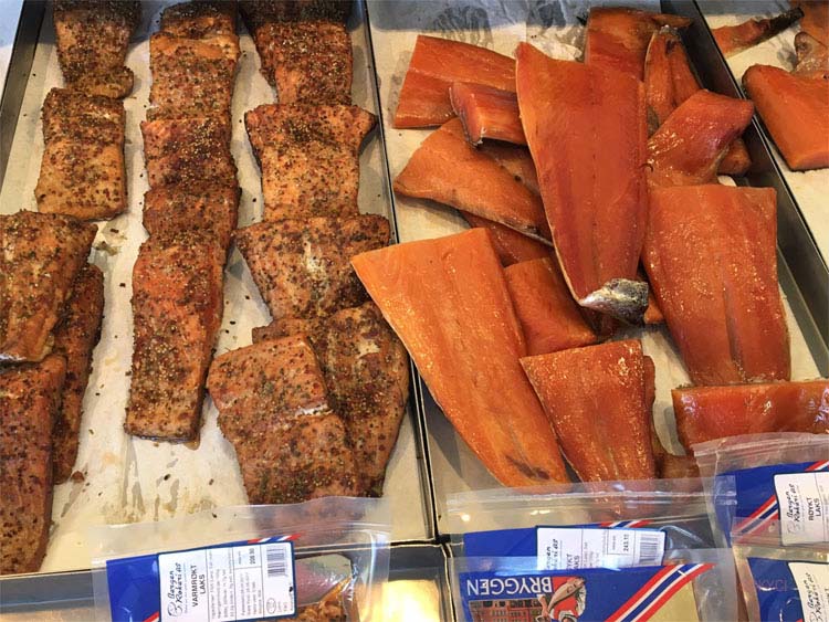 Peppered and plain smoked salmon in Norwegian shop ©CKYCI