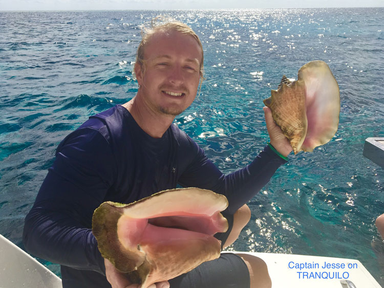 Captain Jesse of the S/Y TRANQUILO teaches classes in conch harvesting.