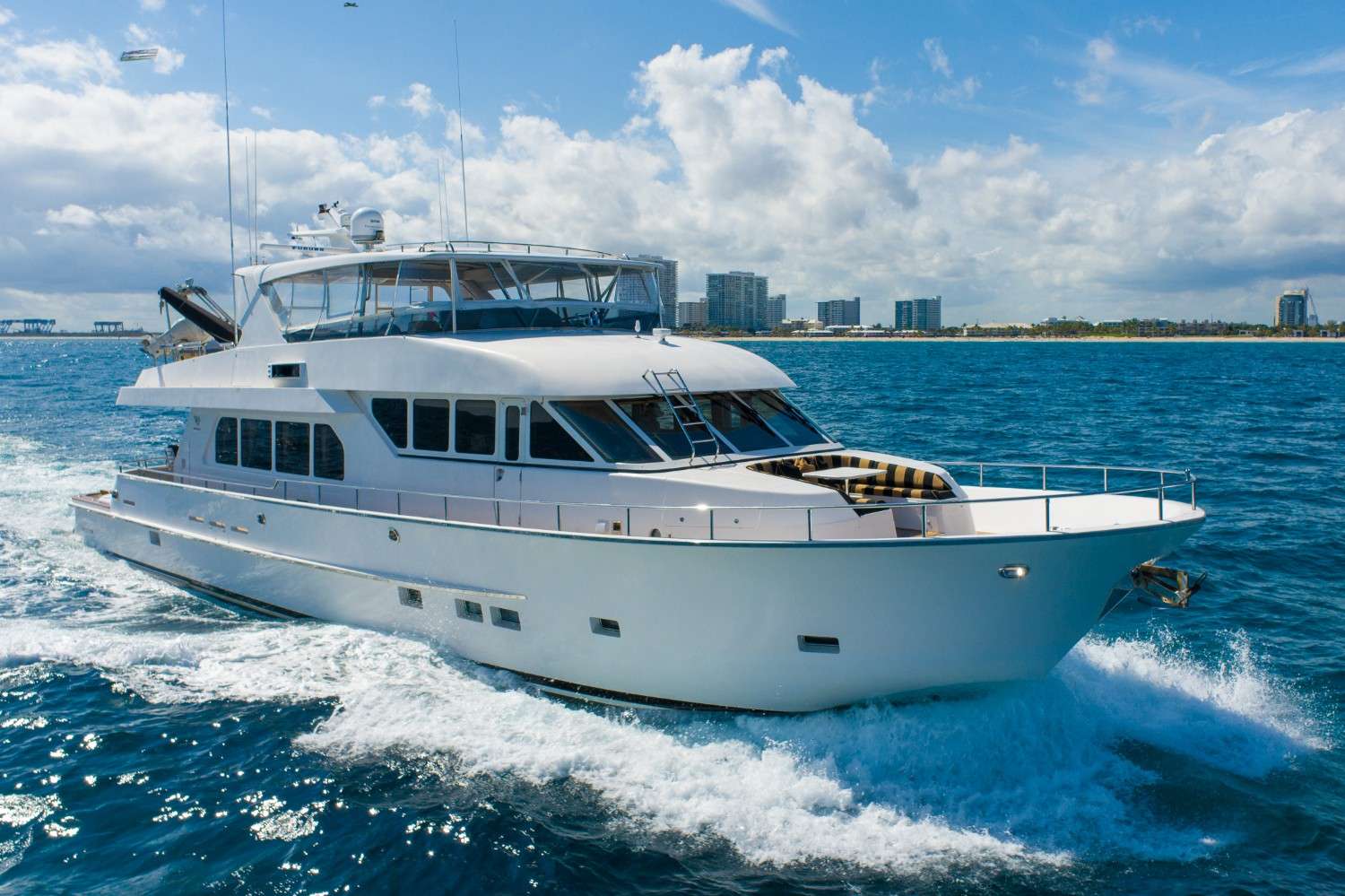 92ft Paragon motor yacht SEAS TO SEE operates in Northeast US and the Bahamas