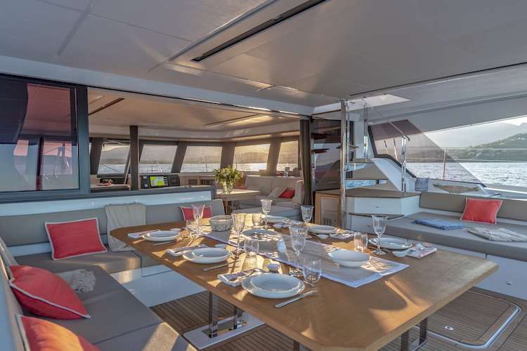 Dining Area on Deck FLORAMYE