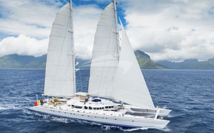 138ft Alumarine sailing catamaran DOUCE FRANCE operates in Oceania