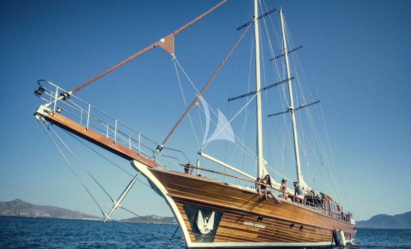 104ft Sunrise Yachts motor sailer ENTRE CIELOS is based in Greece